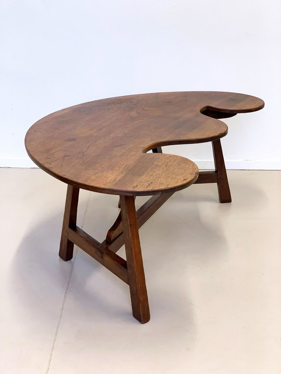 Image 1 of Noord-Italiaanse notenhouten salontafel