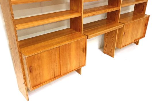 Image 1 of Grenen vintage wandmeubel / wandsysteem gemaakt in de jaren ’70