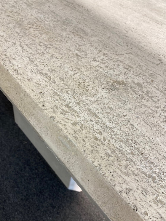 Image 1 of Vintage travertin eettafel