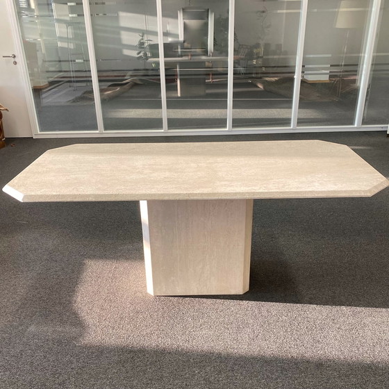 Image 1 of Vintage travertin eettafel
