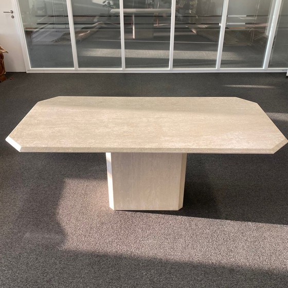 Image 1 of Vintage travertin eettafel