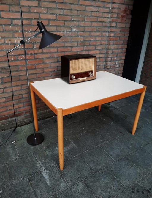 Casala eettafel door Hartmut Lohmeyer