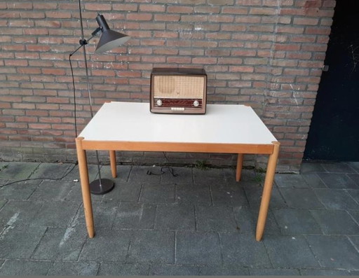 Casala eettafel door Hartmut Lohmeyer