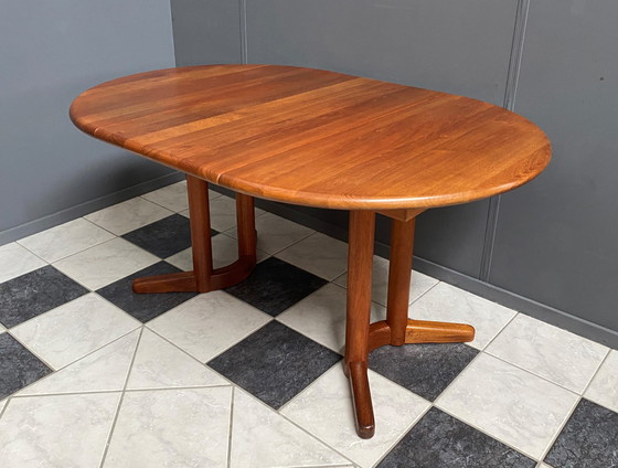 Image 1 of Teakhouten ronde of ovale eettafel jaren 60 By Design Handwerk Denemarken