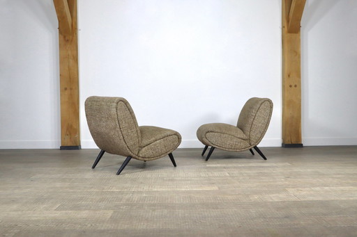 2x Norman Bel Geddes Fauteuils in Hout en originele Wol stof