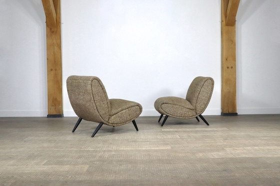 Image 1 of 2x Norman Bel Geddes Fauteuils in Hout en originele Wol stof