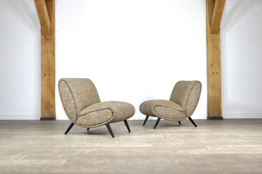 2x Norman Bel Geddes Fauteuils in Hout en originele Wol stof