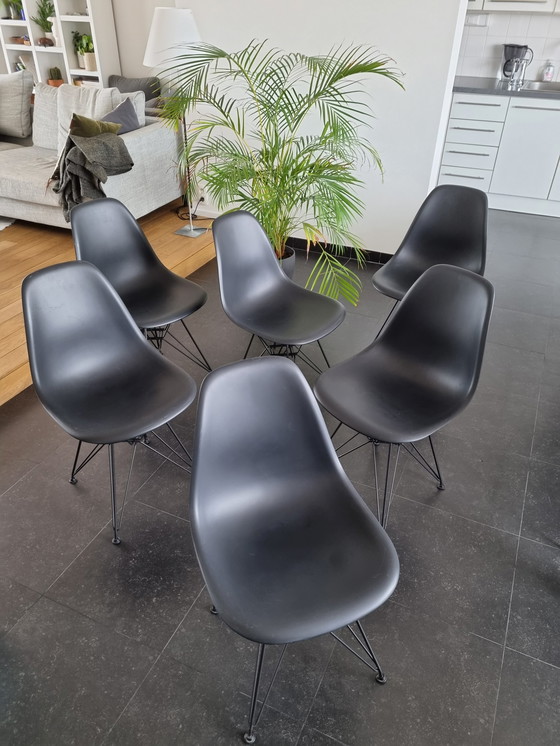 Image 1 of 6 Vitra Eames stoelen DSR set van zes