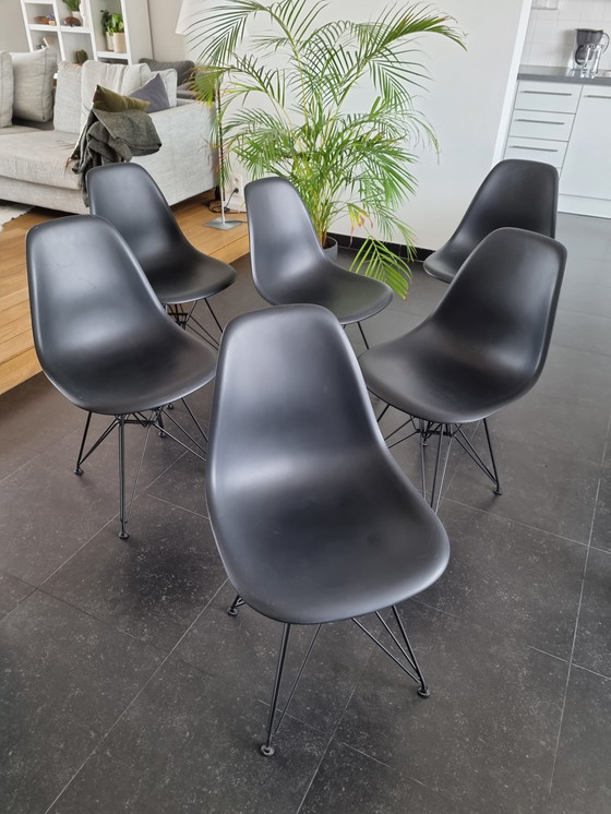 Image 1 of 6 Vitra Eames stoelen DSR set van zes