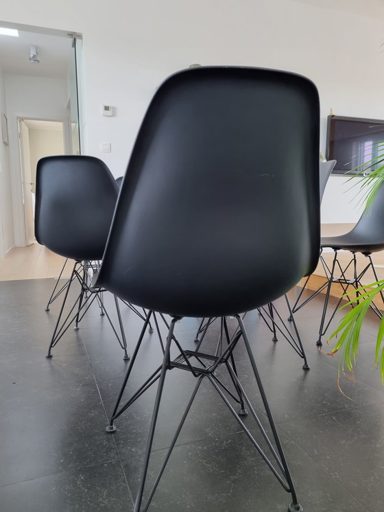 Image 1 of 6 Vitra Eames stoelen DSR set van zes