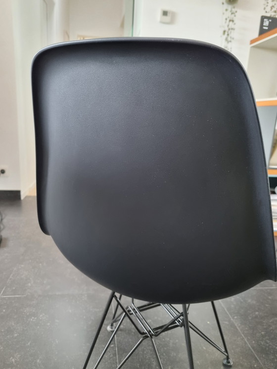 Image 1 of 6 Vitra Eames stoelen DSR set van zes