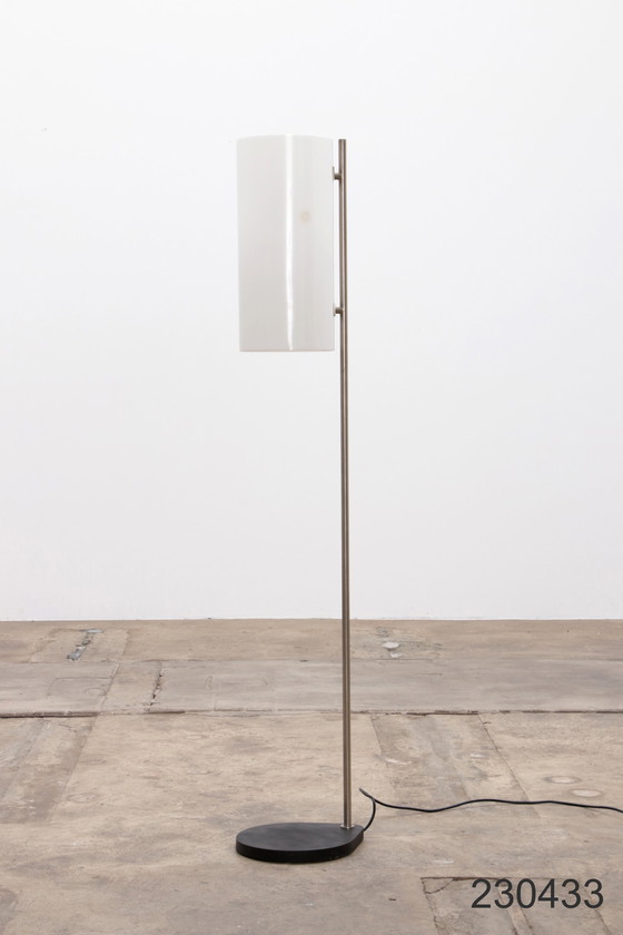 Image 1 of Vintage Vloerlamp Deens design van Louis Poulssen jaren50