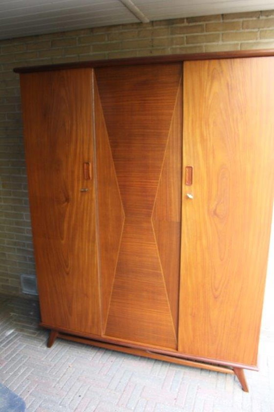 Image 1 of Mid Century 3 deurs kledingkast