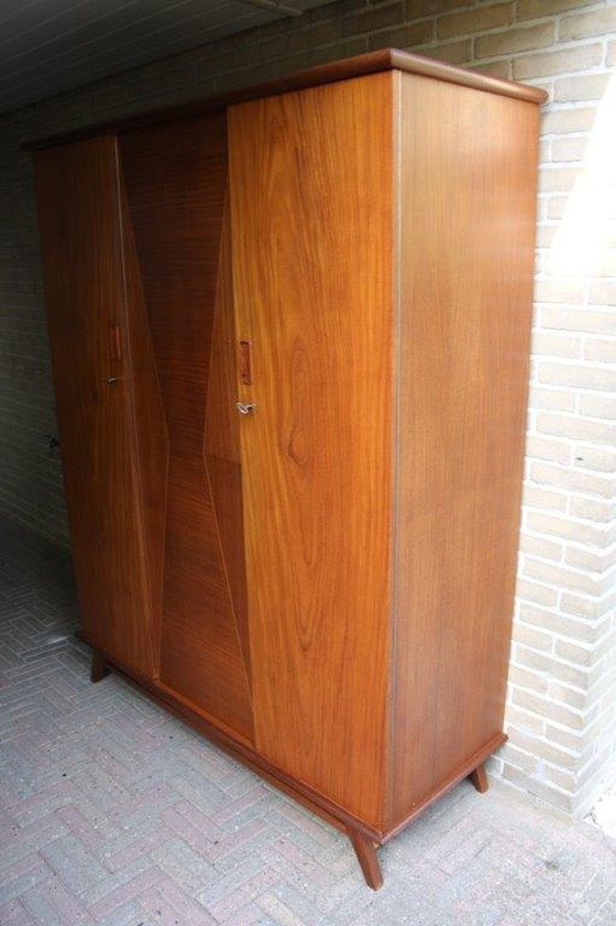 Image 1 of Mid Century 3 deurs kledingkast