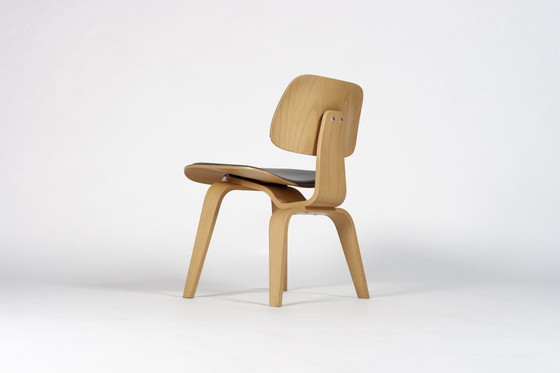 Image 1 of Vitra Plywood Group DCW (voorraad:15)