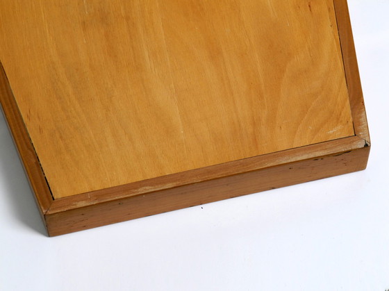 Image 1 of Mooie grote Mid Century wandspiegel in trapeziumvorm met een massief kersenhouten frame