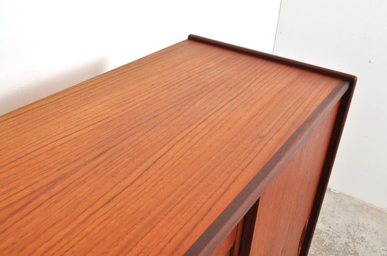 Image 1 of Deens dressoir teak