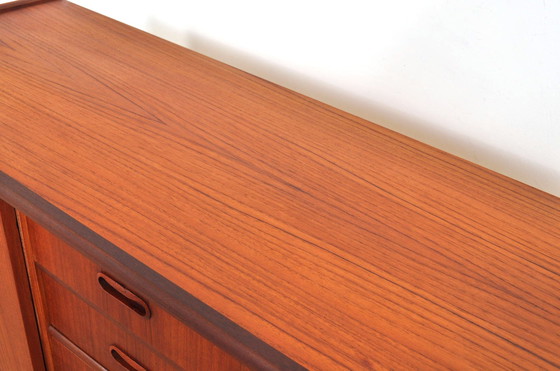 Image 1 of Deens dressoir teak