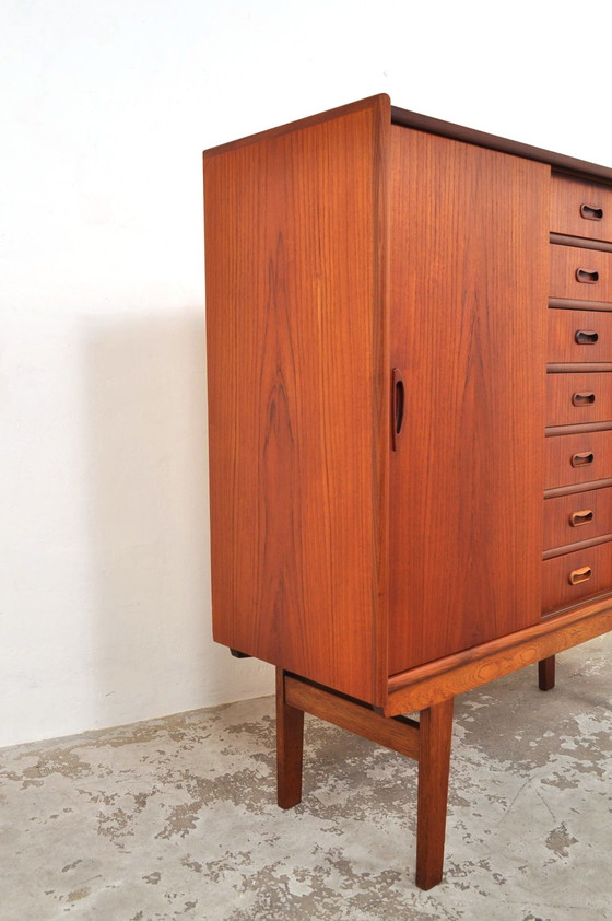 Image 1 of Deens dressoir teak