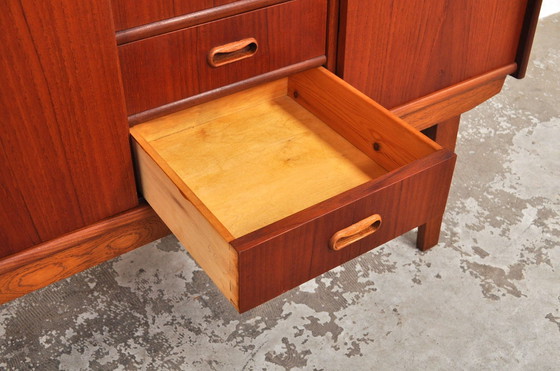 Image 1 of Deens dressoir teak