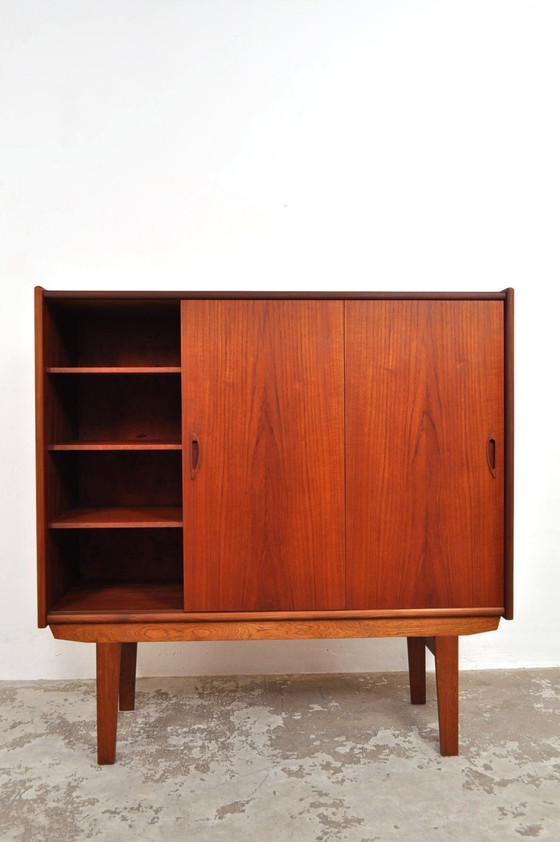 Image 1 of Deens dressoir teak