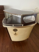 vintage bar in vorm van boot