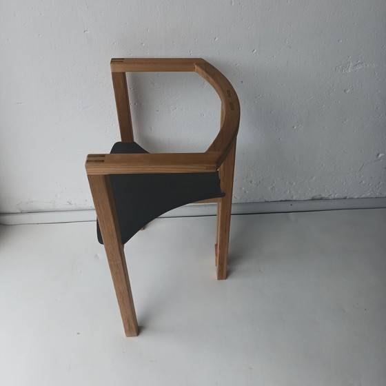 Image 1 of Vintage houten stoeltje Memphis stijl