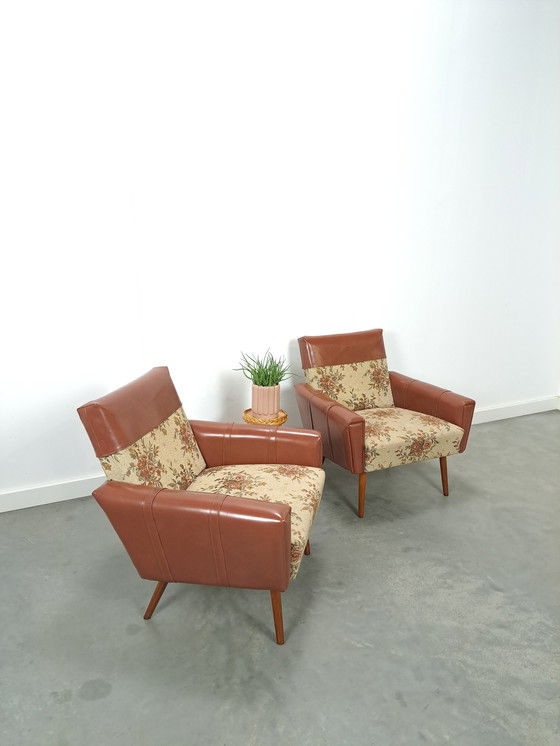 Image 1 of Fauteuils met bloemen bekleding en kunstleder