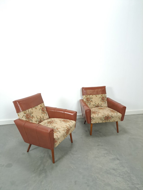 Image 1 of Fauteuils met bloemen bekleding en kunstleder