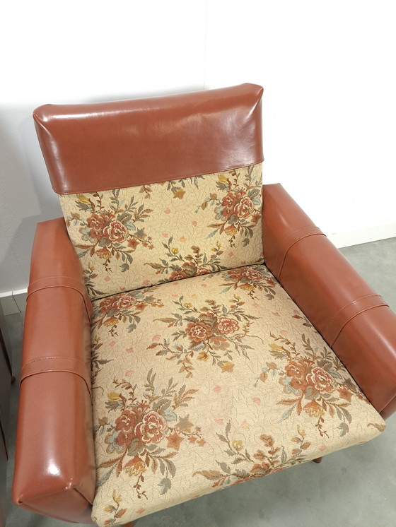 Image 1 of Fauteuils met bloemen bekleding en kunstleder