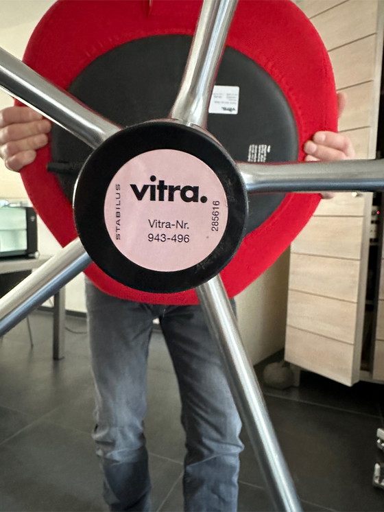 Image 1 of Vitra Pivot  design stoel 