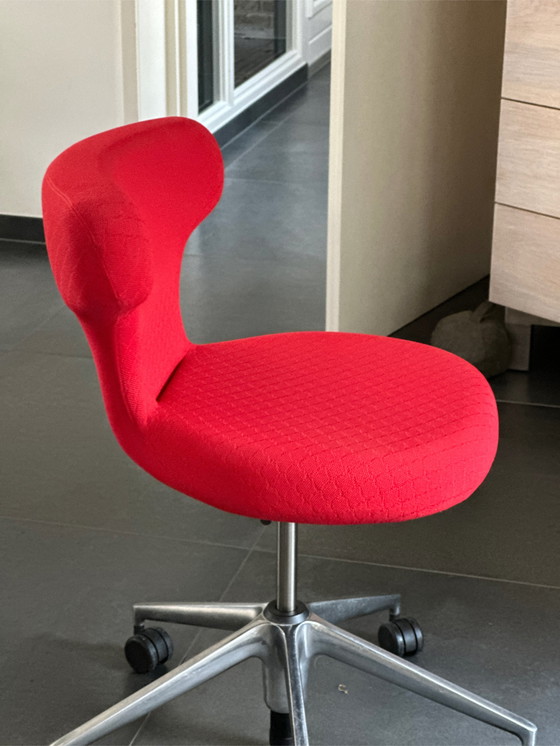 Image 1 of Vitra Pivot  design stoel 