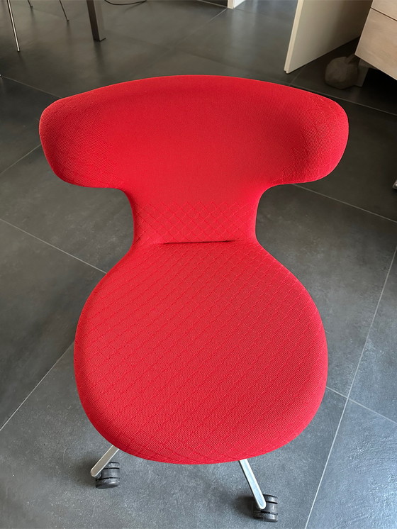 Image 1 of Vitra Pivot  design stoel 