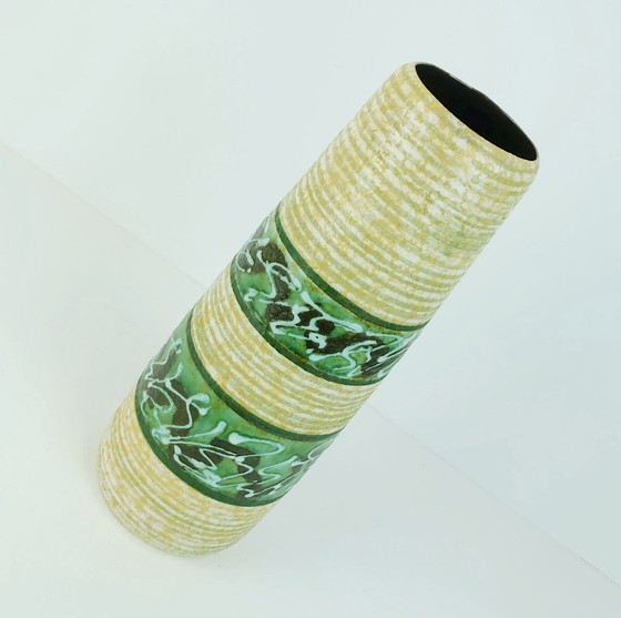Image 1 of hoge moderne keramische vaas mid century, abstract patroon en strepen uit de jaren 50 