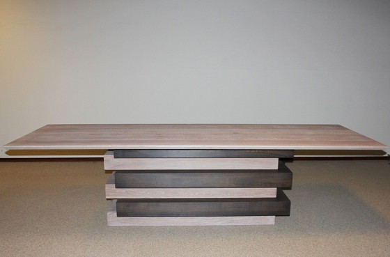 Image 1 of Villa Valuas design eettafel