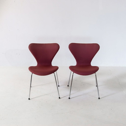 2 x Fritz Hansen Butterfly stoelen