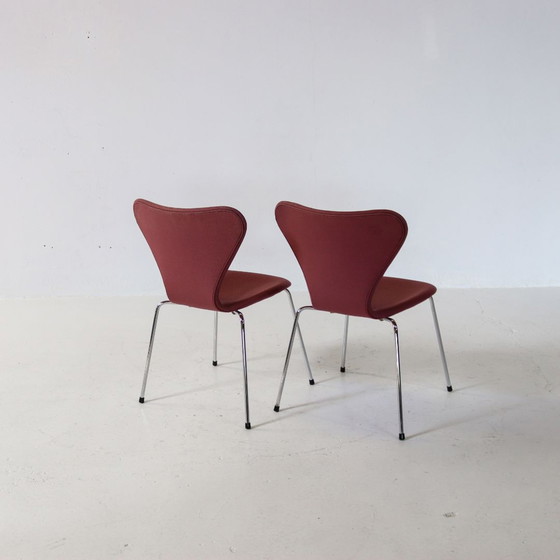 Image 1 of 2 x Fritz Hansen Butterfly stoelen