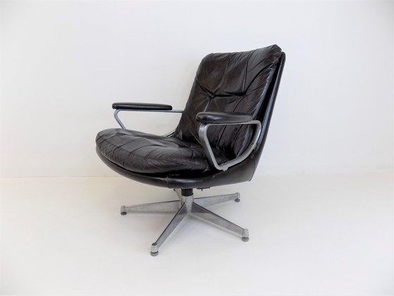 Image 1 of Strässle Gentilina leren fauteuil van Andre Vandenbeuck