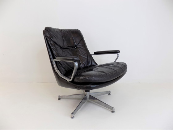 Image 1 of Strässle Gentilina leren fauteuil van Andre Vandenbeuck