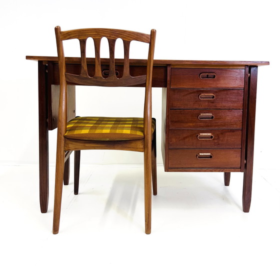 Image 1 of Vintage teakhouten bureau