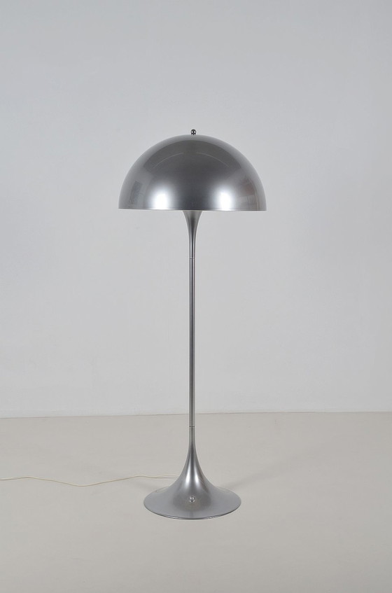 Image 1 of Verner Panton voor Louis Poulsen, Panthella vloerlamp, zeldzame versie