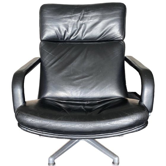 Image 1 of Artifort F141 draaifauteuil zwart leder