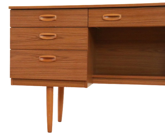Image 1 of Vintage bureau Schreiber 'Rawcliff' 