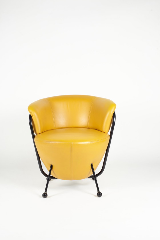 Image 1 of Postmoderne Italiaanse design club fauteuil