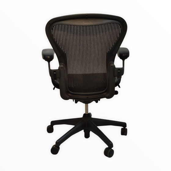 Image 1 of Herman Miller Aeron maat B