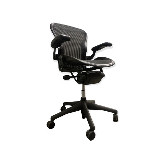 Image 1 of Herman Miller Aeron maat B