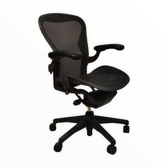 Image 1 of Herman Miller Aeron maat B