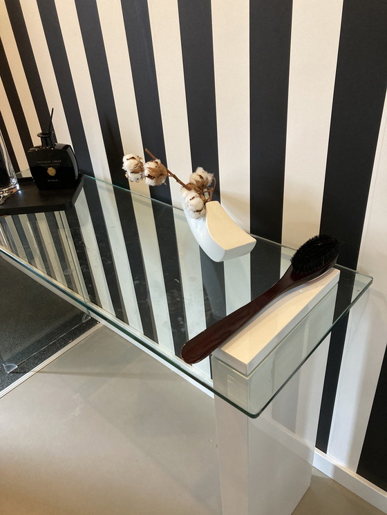 Image 1 of Moderne sidetable