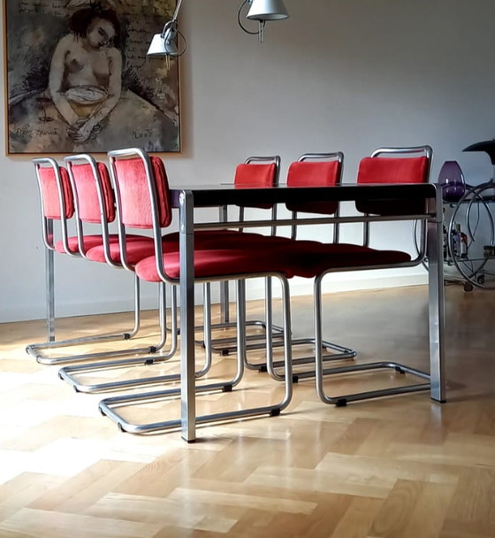 Image 1 of Artifort door Claire Bataille eettafel met 6 Gispen stoelen