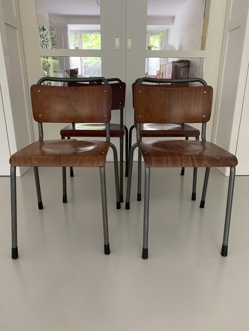 4 Gispen TU Delft stoelen